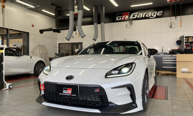 GR86 SPEC!さんのダックテール取付け！